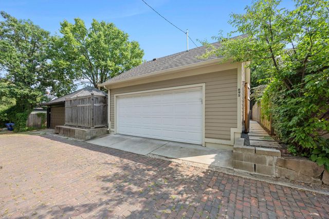 695 Fairmount Avenue, Saint Paul, MN 55105