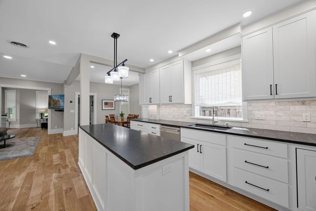 695 Fairmount Avenue, Saint Paul, MN 55105
