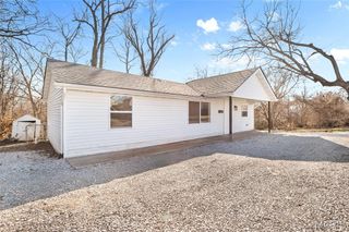 427 Valley Lane, Collinsville, IL 62234