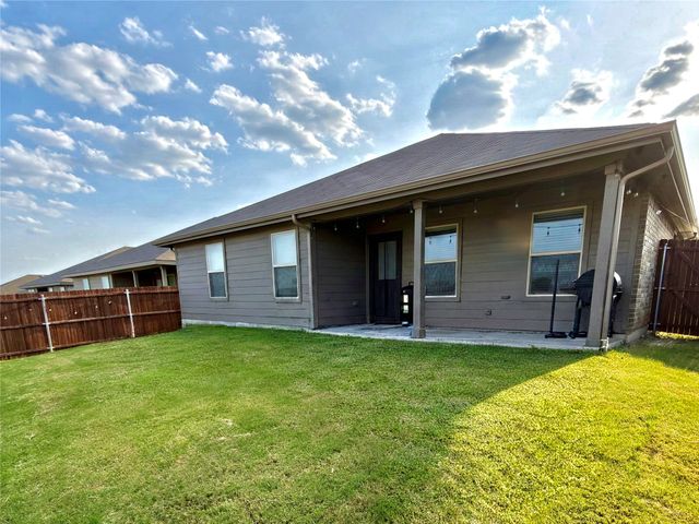 16628 Hay Valley Drive, Justin, TX 76247