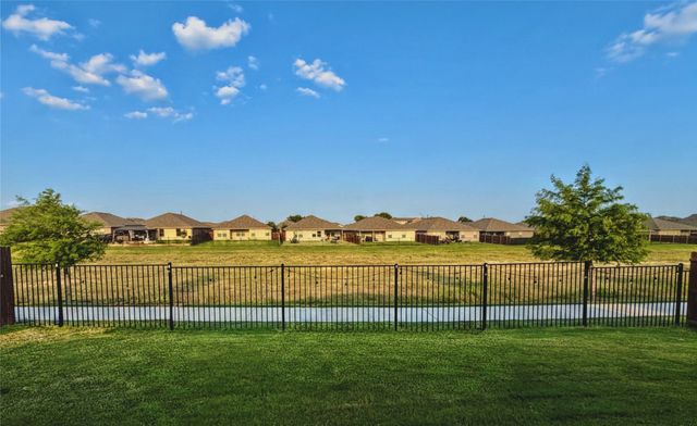 16628 Hay Valley Drive, Justin, TX 76247