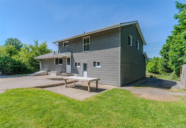 12 Ose Road, Highland, NY 12528