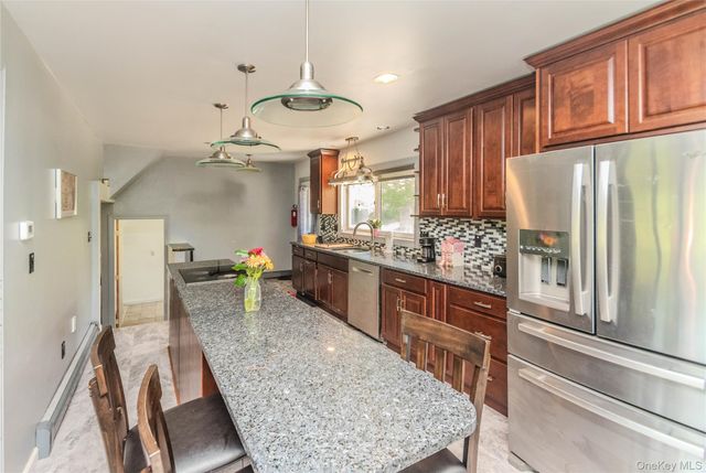 12 Ose Road, Highland, NY 12528