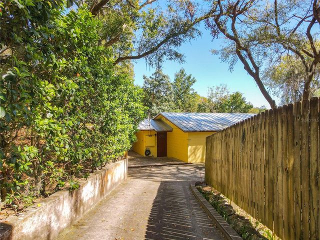 1617 LAKE NETTIE COURT, Eustis, FL 32726