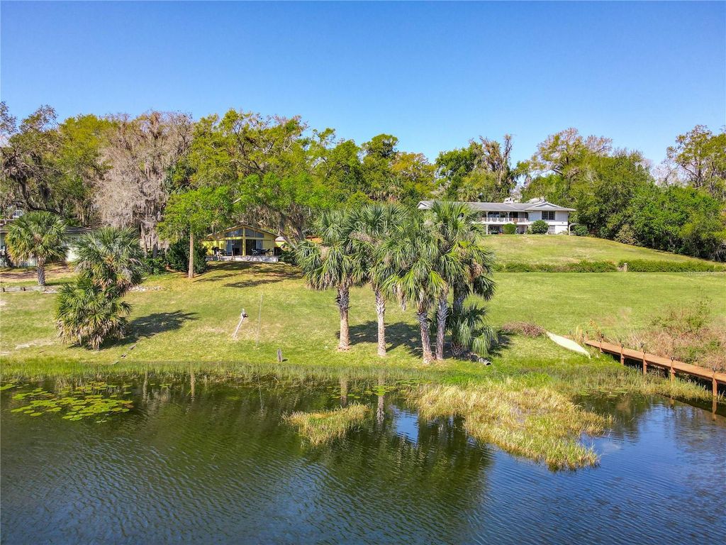 Image 3 of property listing at 1617 LAKE NETTIE COURT, Eustis, FL 32726