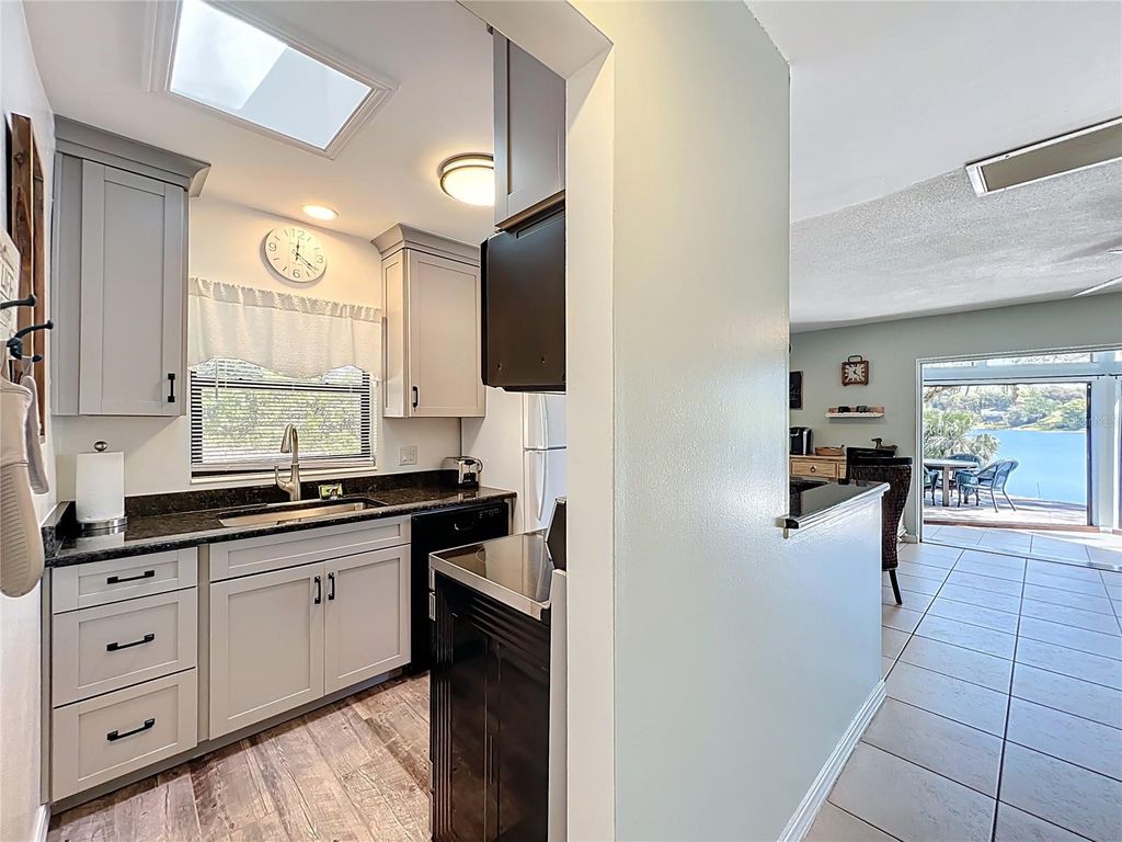 Image 24 of property listing at 1617 LAKE NETTIE COURT, Eustis, FL 32726