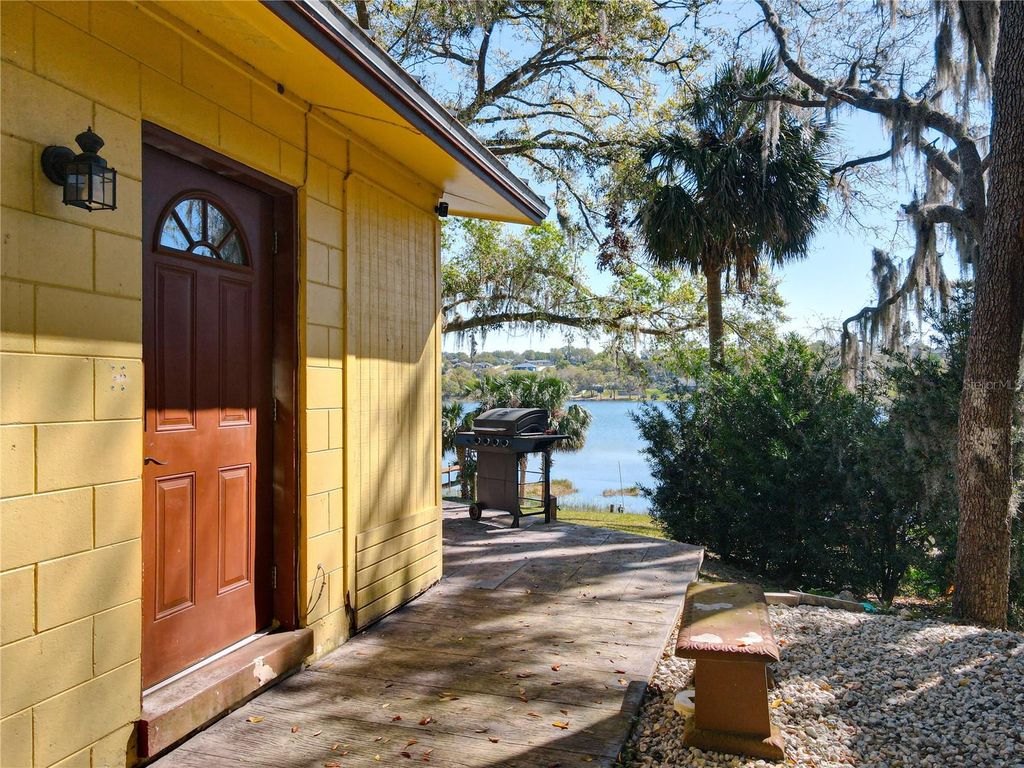 Image 51 of property listing at 1617 LAKE NETTIE COURT, Eustis, FL 32726