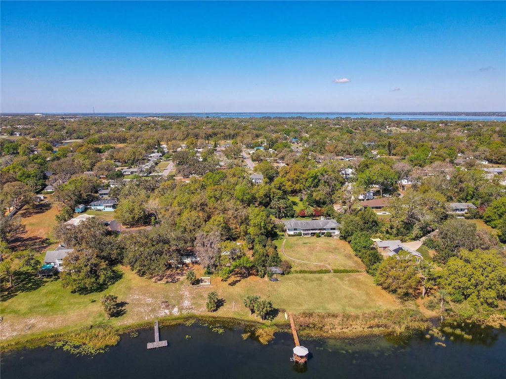 Image 65 of property listing at 1617 LAKE NETTIE COURT, Eustis, FL 32726