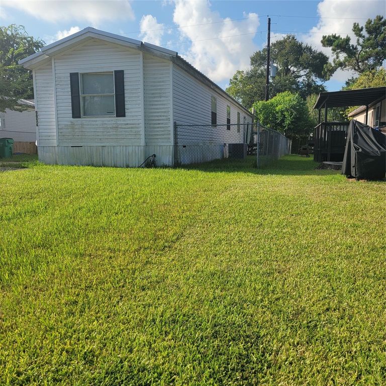 9934 Cedar Landing Drive, Baytown, TX 77521