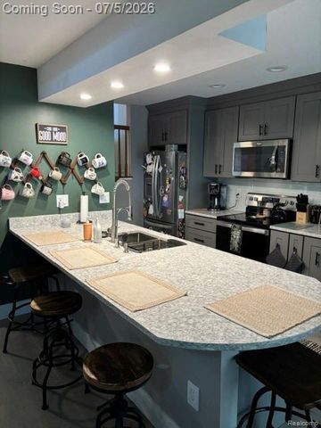 45125 Horseshoe Circle 52, Canton Charter Township, MI 48187