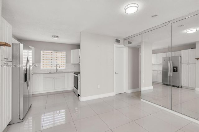 2775 W 62nd Street 206, Hialeah, FL 33016