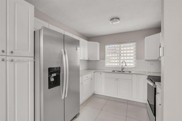 2775 W 62nd Street 206, Hialeah, FL 33016