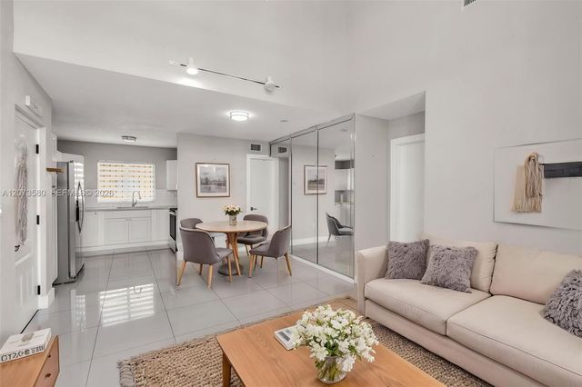 2775 W 62nd Street 206, Hialeah, FL 33016