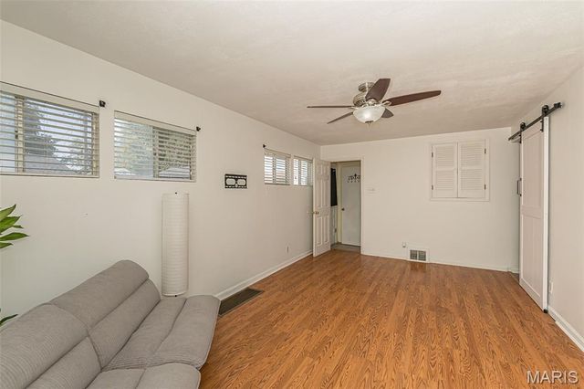 6962 Sutherland Avenue, St Louis, MO 63109
