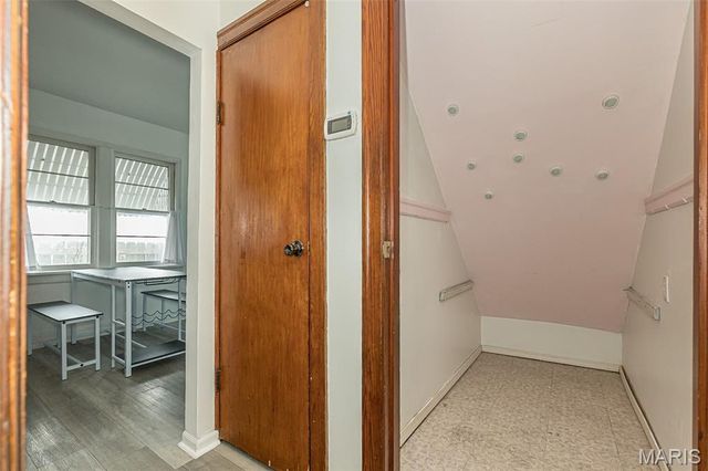 6962 Sutherland Avenue, St Louis, MO 63109