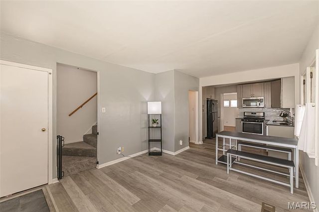 6962 Sutherland Avenue, St Louis, MO 63109
