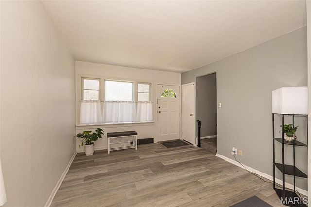 6962 Sutherland Avenue, St Louis, MO 63109