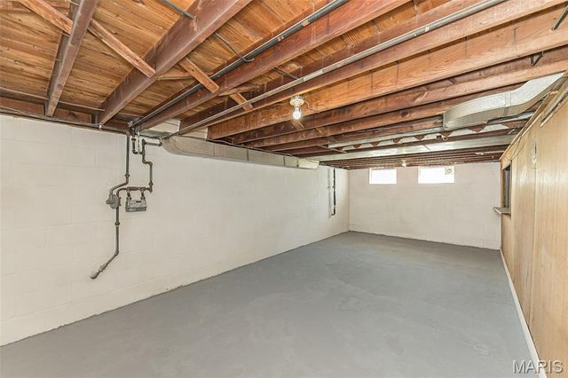 6962 Sutherland Avenue, St Louis, MO 63109