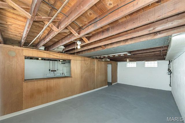 6962 Sutherland Avenue, St Louis, MO 63109