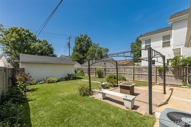 6962 Sutherland Avenue, St Louis, MO 63109