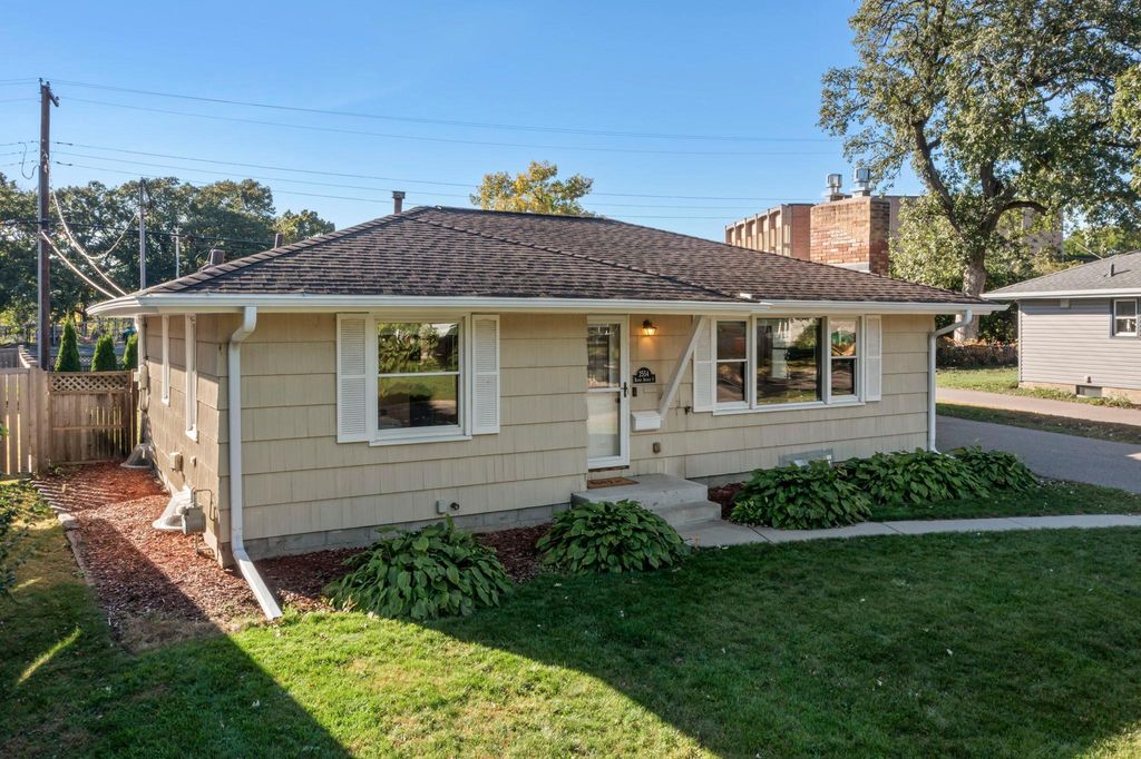 2554 Boone Avenue S, Saint Louis Park, MN 55426