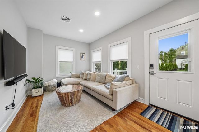 27 Otsego Road, Verona, NJ 07044
