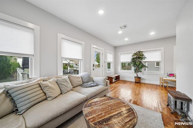 27 Otsego Road, Verona, NJ 07044