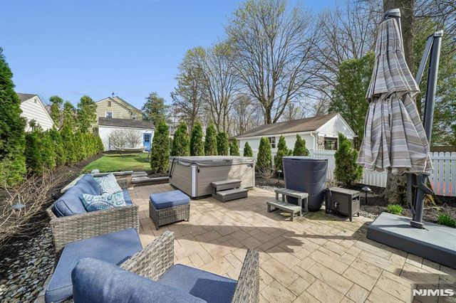 27 Otsego Road, Verona, NJ 07044