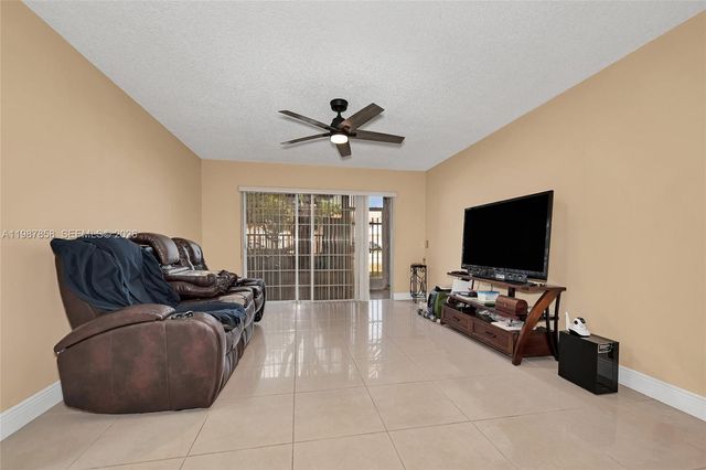 10441 Mahogany Key Cir 101, Miami, FL 33196