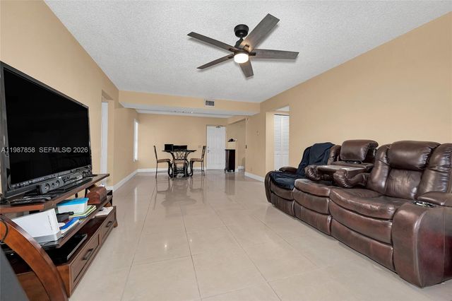 10441 Mahogany Key Cir 101, Miami, FL 33196