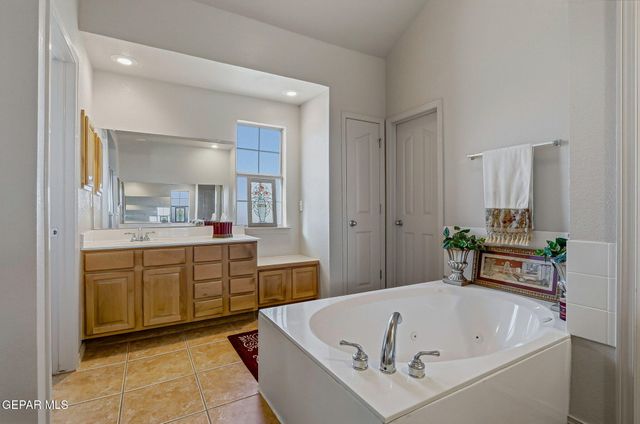 14025 Cliff Rose Court, Horizon City, TX 79928
