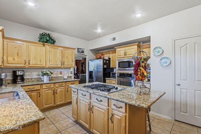 14025 Cliff Rose Court, Horizon City, TX 79928
