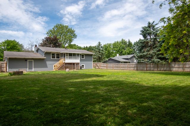 53 Cain Drive, Valparaiso, IN 46383