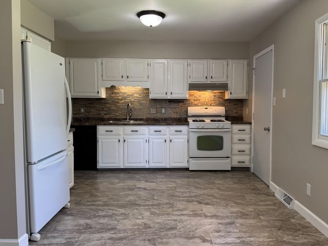53 Cain Drive, Valparaiso, IN 46383