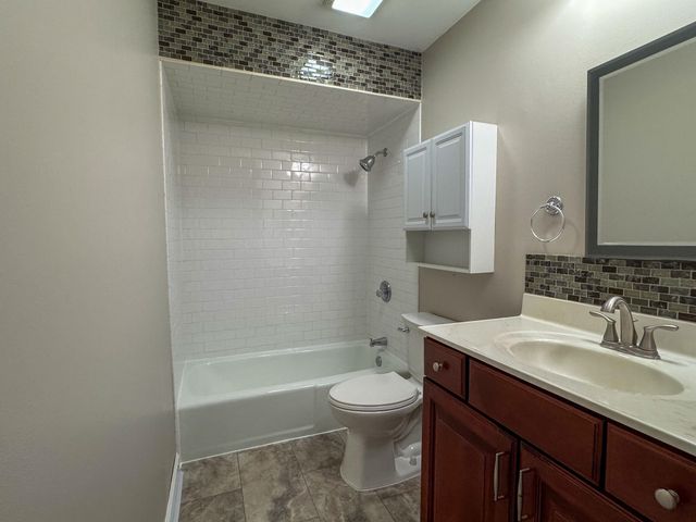 53 Cain Drive, Valparaiso, IN 46383