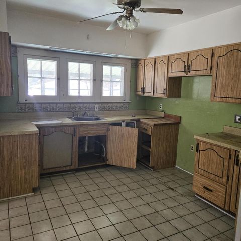 4537 W Spencer PLACE, Milwaukee, WI 53216