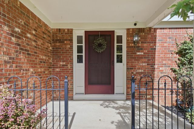 6971 Village Woods Place, Worthington, OH 43085