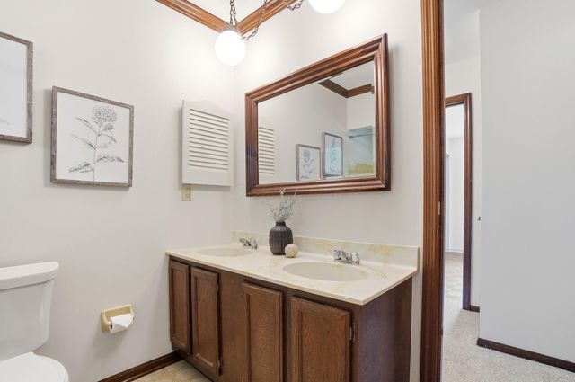 6971 Village Woods Place, Worthington, OH 43085