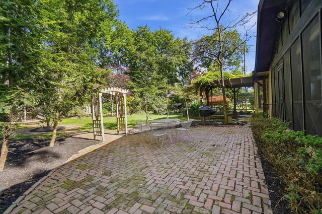 6971 Village Woods Place, Worthington, OH 43085