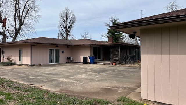 514 N Walnut Street, West Frankfort, IL 62896