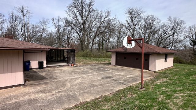 514 N Walnut Street, West Frankfort, IL 62896
