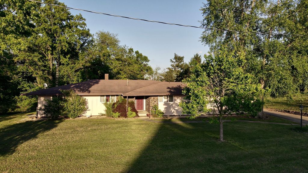 514 N Walnut Street, West Frankfort, IL 62896