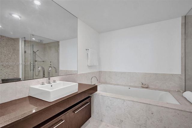 17121 Collins Avenue 2003, Sunny Isles Beach, FL 33160