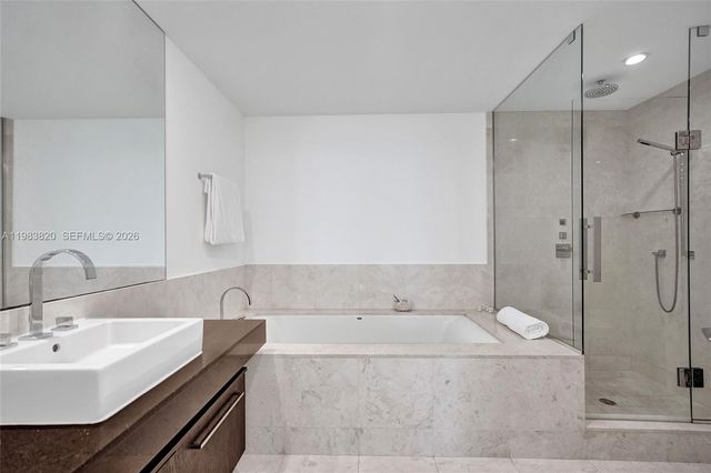 17121 Collins Avenue 2003, Sunny Isles Beach, FL 33160