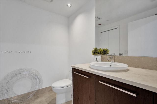 17121 Collins Avenue 2003, Sunny Isles Beach, FL 33160