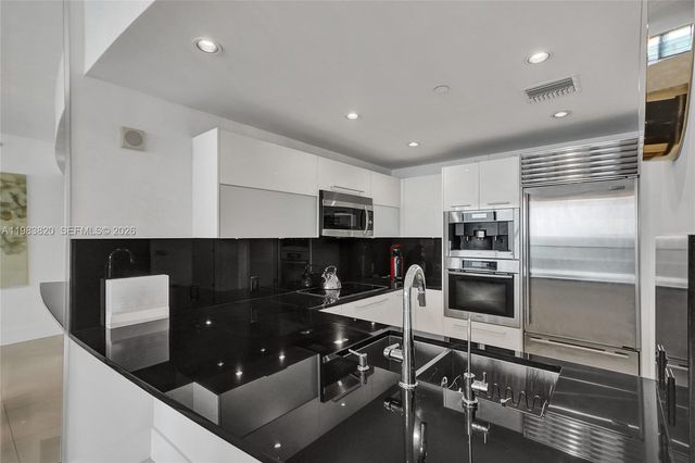 17121 Collins Avenue 2003, Sunny Isles Beach, FL 33160