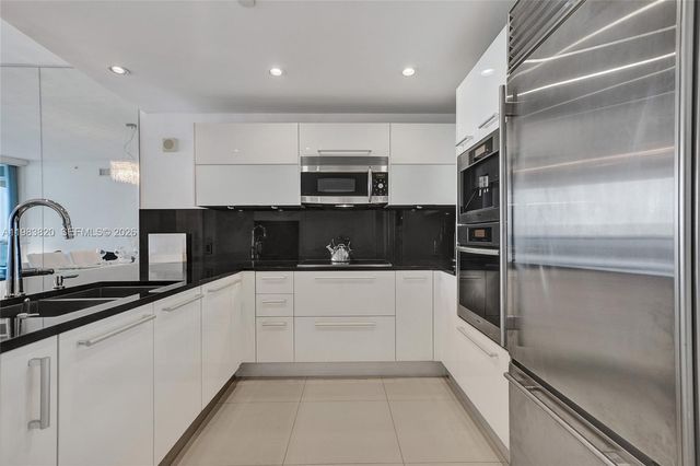 17121 Collins Avenue 2003, Sunny Isles Beach, FL 33160