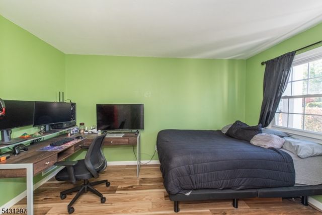 8 Maple Ave, East Hanover Twp., NJ 07936
