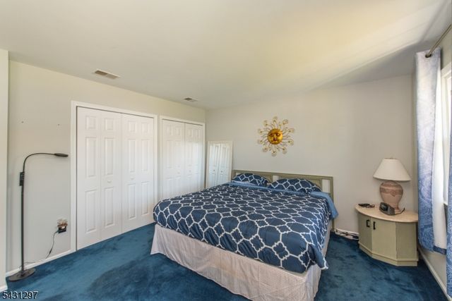 8 Maple Ave, East Hanover Twp., NJ 07936