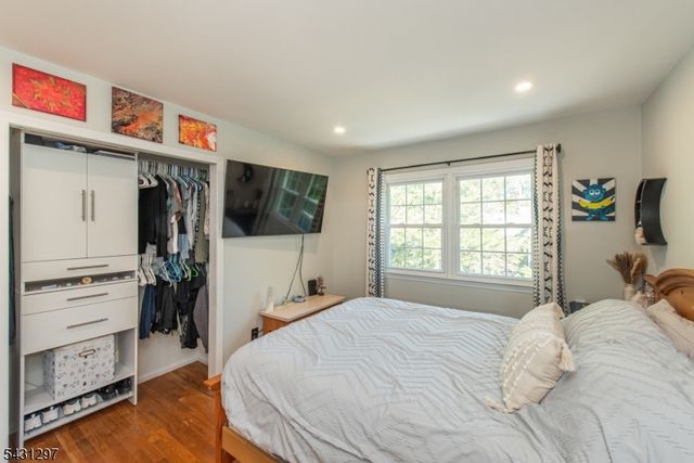 8 Maple Ave, East Hanover Twp., NJ 07936